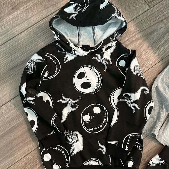 Nightmare before Christmas 3 piece sweat suit set 💀 - Picture 5 of 7